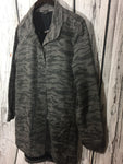 Men’s Oakley Camo Jacket Medium Button up